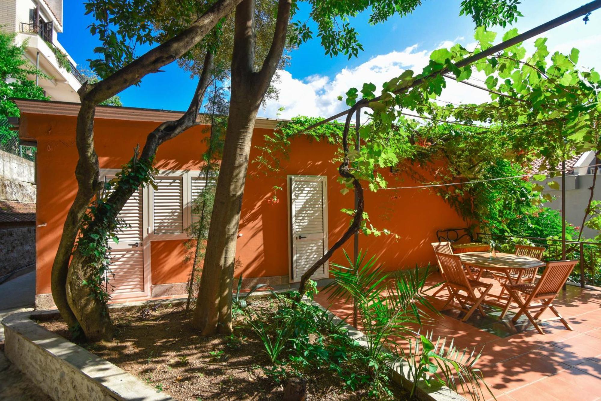 Guest House Amfora بودفا المظهر الخارجي الصورة